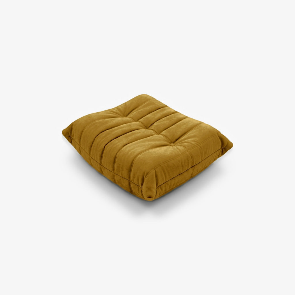 Repose-pieds ROMY effet daim Curry, vue de trois-quarts