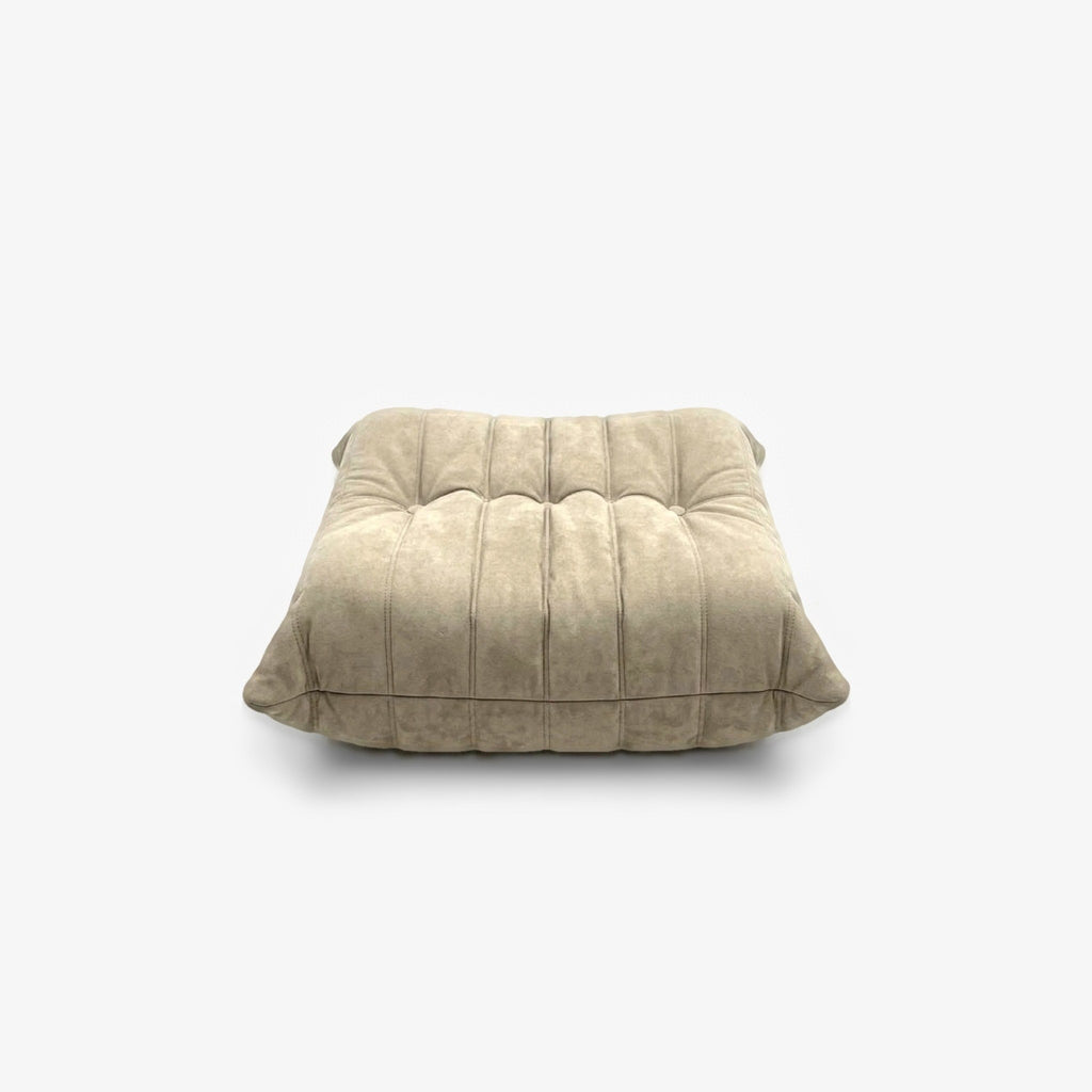 Repose-pieds ROMY effet daim Sable, vue de profil